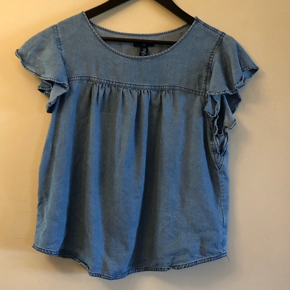 NWOT GAP CHAMBRAY SHORT SLEEVE TOP SIZE MEDIUM - Picture 4 of 5